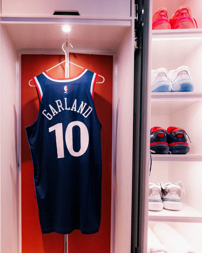 世界杯直播app下载官网入口-主场首秀来了！快船社媒晒加兰10号球衣的特写照片