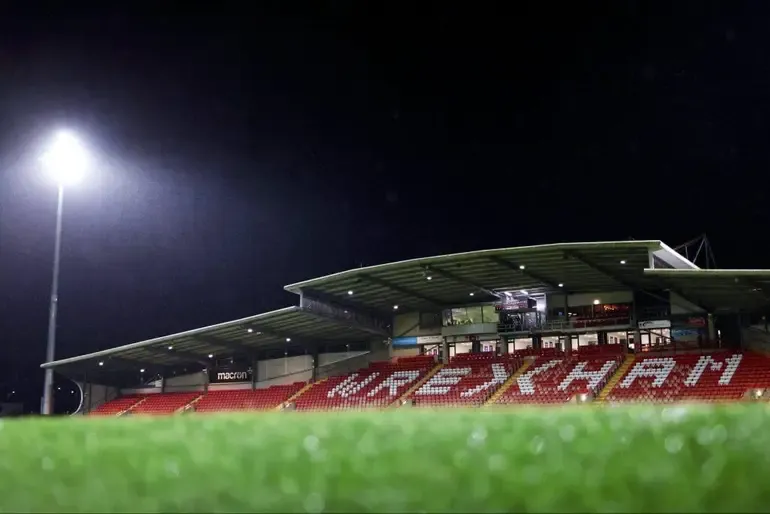 世界杯手机直播平台-雷克瑟姆官方：警告球迷若针对切尔西辱骂恐同口号，会被捕