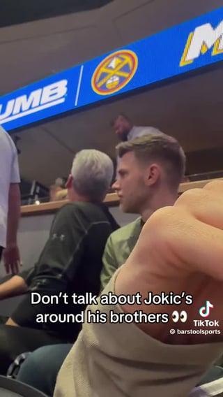 约基奇哥哥看台&amp;quot;护弟&amp;quot;：3次前科在身，掘金专门给他开了个包厢